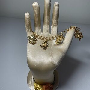 Disney Gold Tone Child Charm Bracelet Minnie, Donald, Mickey, Pluto And Goofy